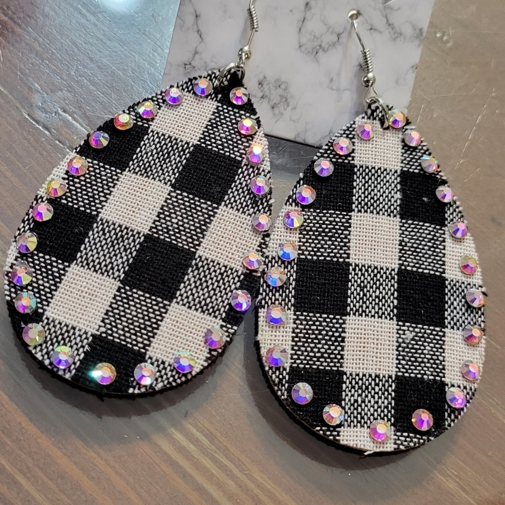La Ti Da Handmade Creations 2.5 x 1.5 Black Buffalo Plaid